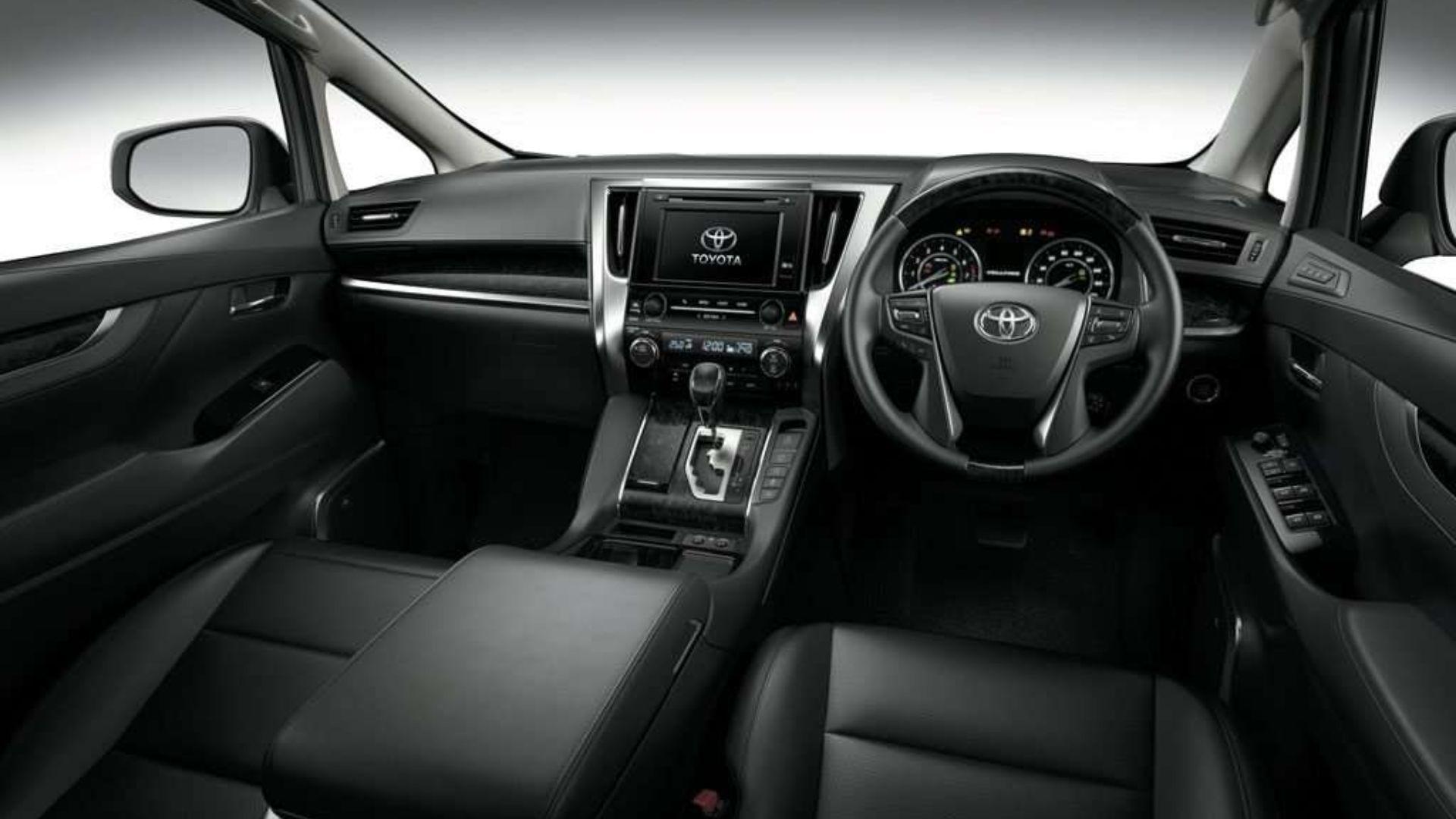 TRAC - LuxCar - Toyota Alphard - Interior 0.jpg