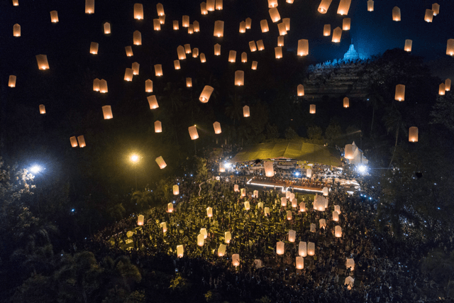Jadwal dan Fakta Festival Lampion Waisak 2024 di Borobudur