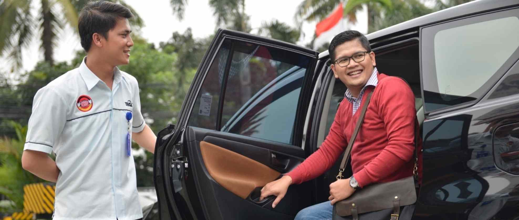 https://omnispace.blob.core.windows.net/image-article/article-238-01 Tips memilih rental mobil perjalanan bisnis.jpg