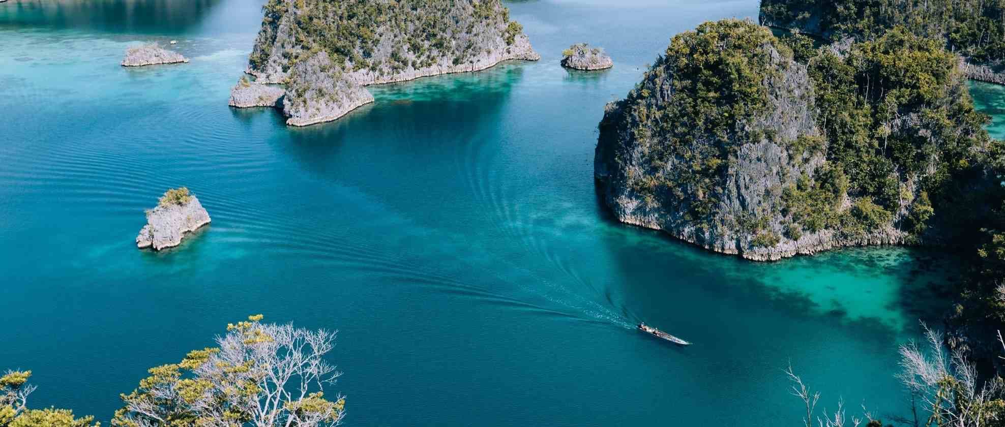 https://omnispace.blob.core.windows.net/image-article/article-244-09 Tips liburan hemat ke Raja Ampat (1).jpg