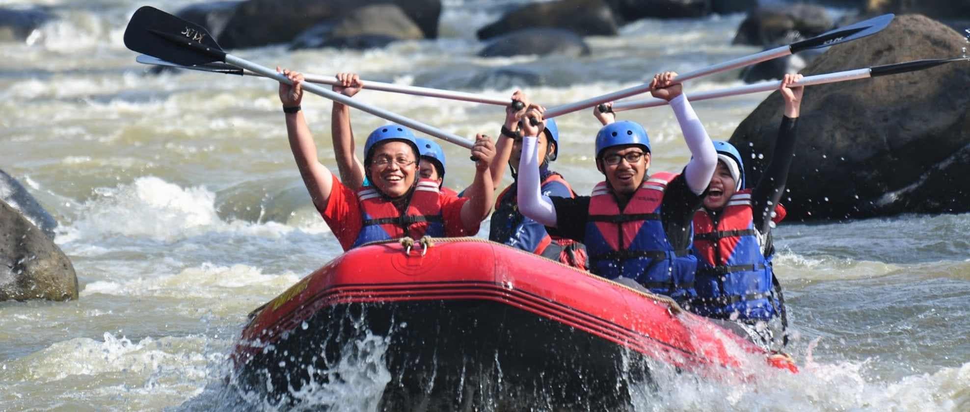 03 Rafting asyik di Sungai Cipunegara, Subang.jpg