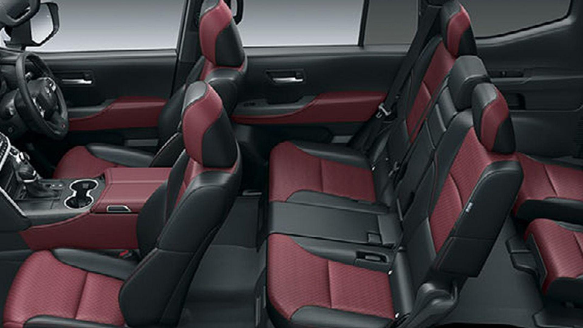 TRAC - LuxCar - Toyota Landcruiser - Interior 2.jpg