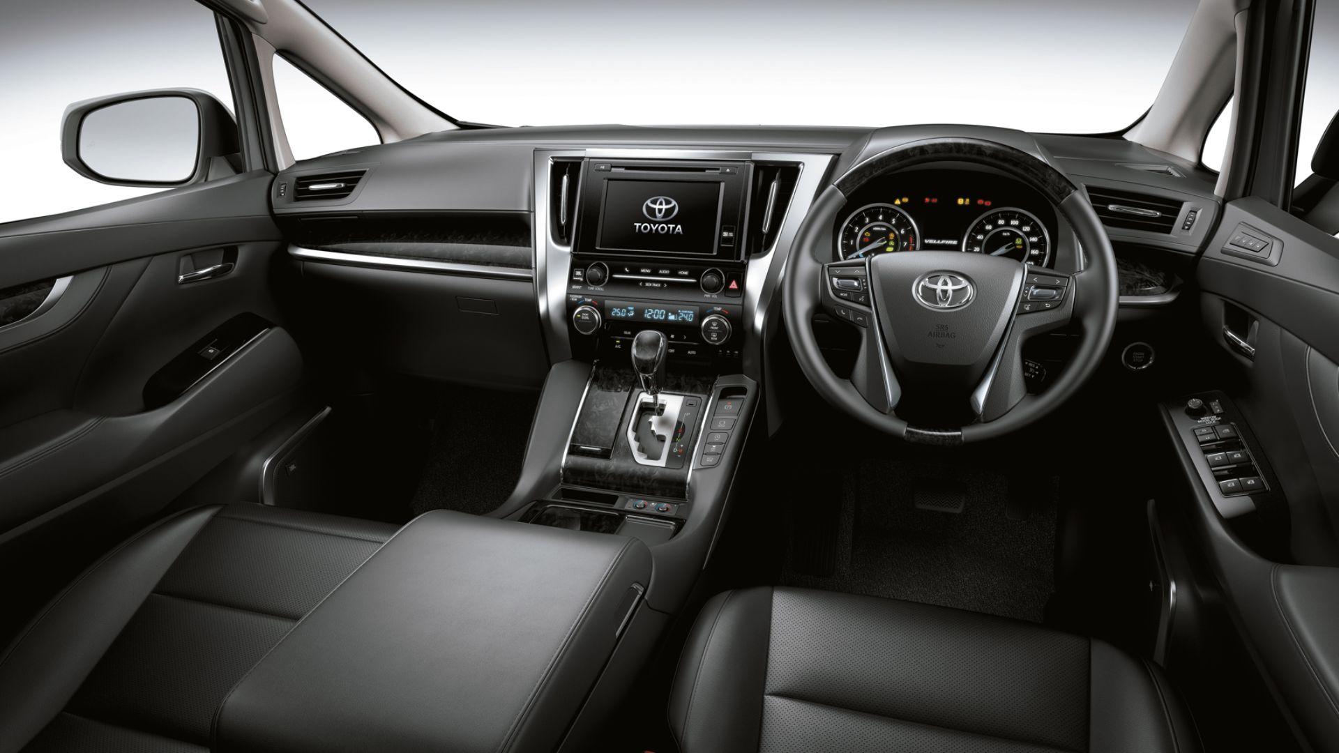 TRAC - LuxCar - Toyota Vellfire - Interior 2.jpg