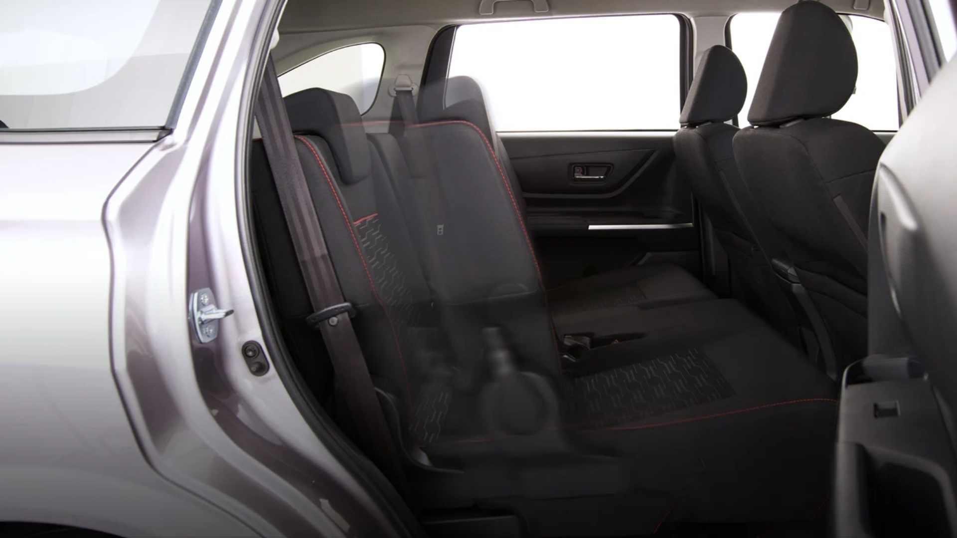 TRAC - MVP Car - Daihatsu Xenia Interior 02.jpg
