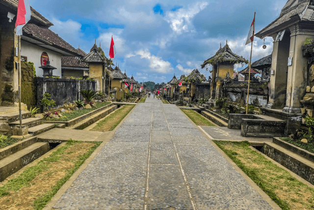 Rental Mobil Bali: Jelajah Desa Penglipuran, Desa Terbersih Dunia