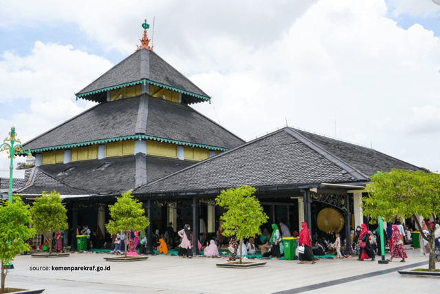 Ziarah Wali Songo, Wisata Religi jelang Puasa