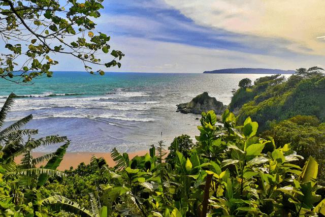 Pesona Pantai Pangandaran dan Kulinernya yang Khas