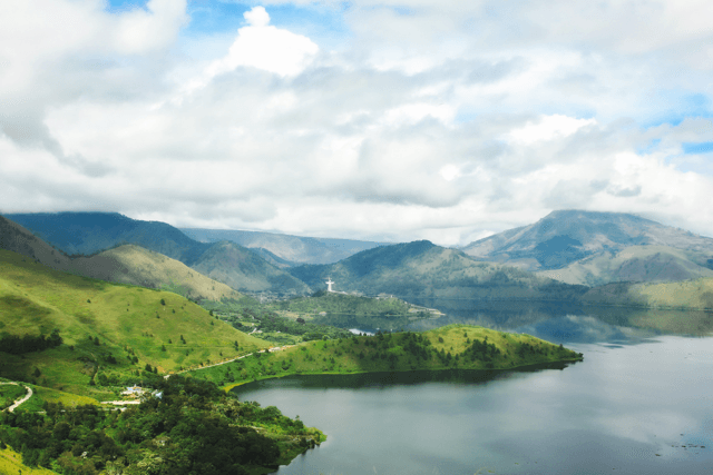 3 Wisata Danau Toba yang Nggak Boleh Terlewatkan
