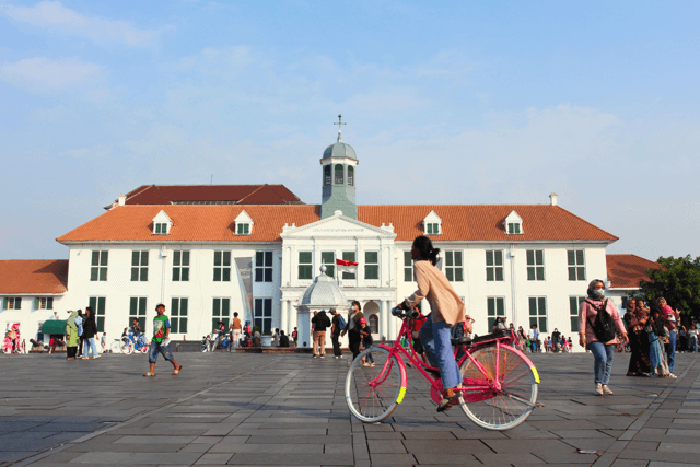 Seharian Ngulik Tempat Wisata yang Jakarta Banget