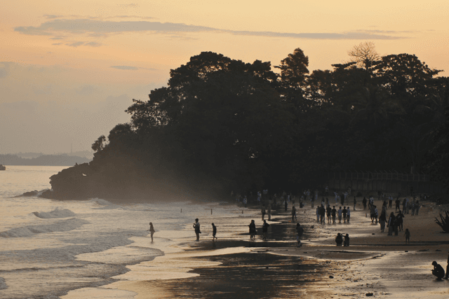 Pesona Pantai Kilang Mandiri Balikpapan