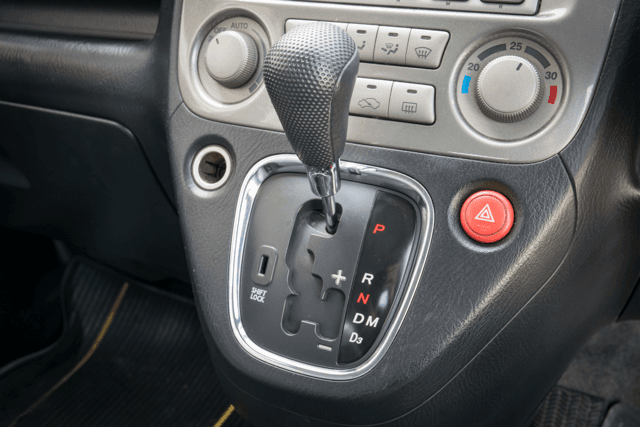 Bahaya Asal Pindah Transmisi Matic ke P Sebelum Mobil Berhenti