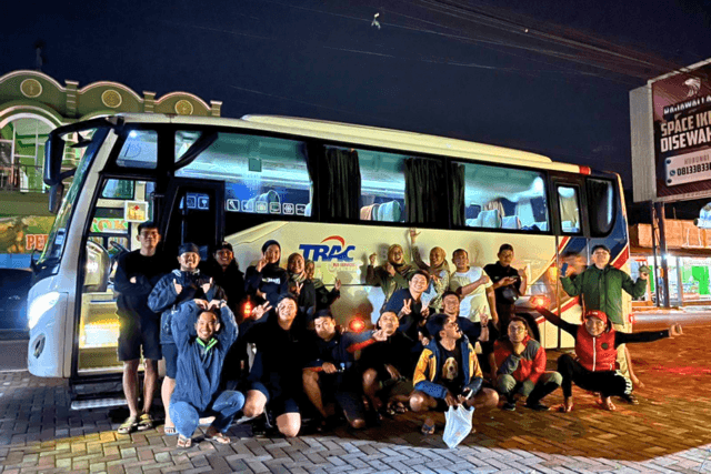 Sewa Bus Pariwisata TRAC buat Nanjak Gunung Merbabu