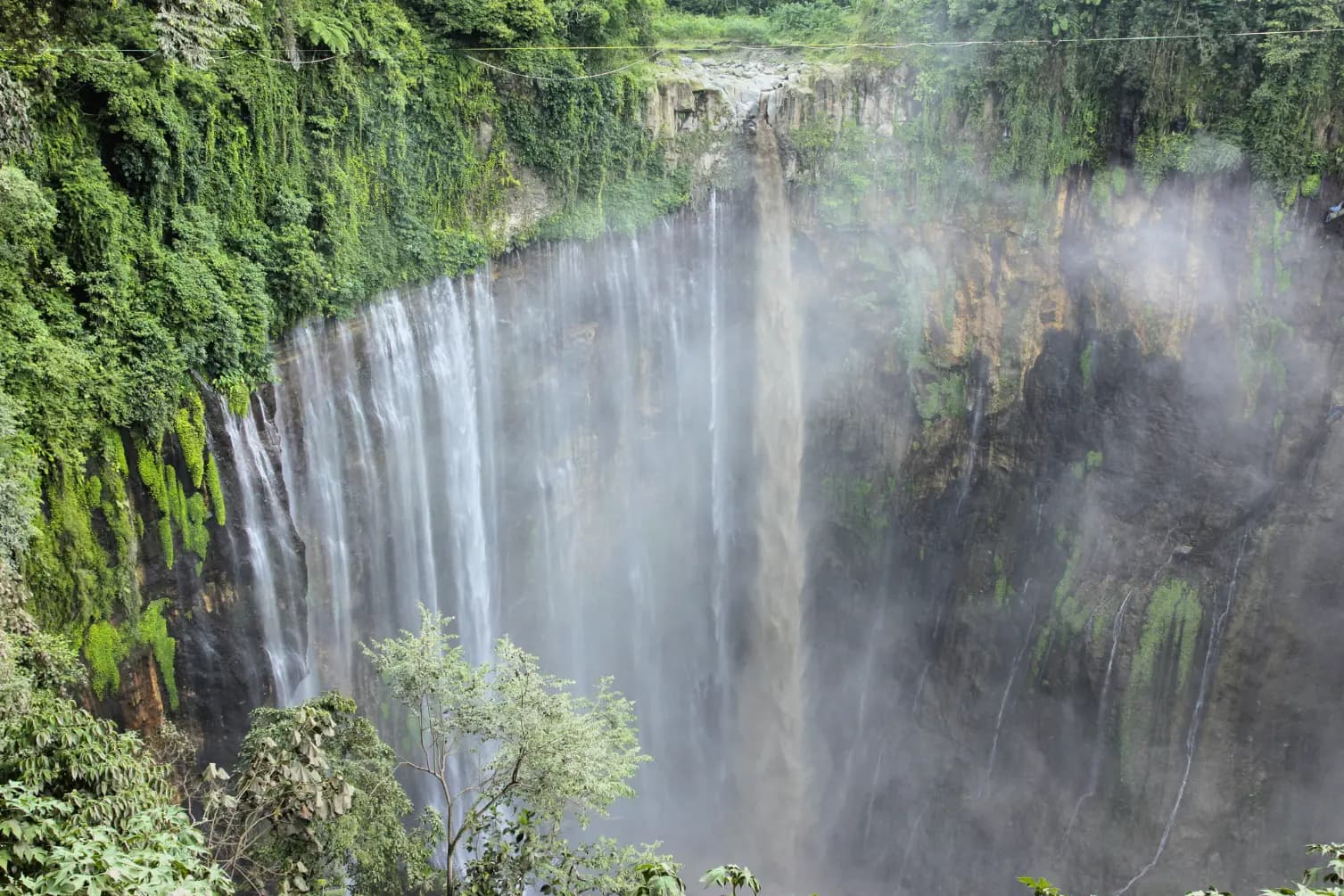 Pesona Air Terjun Tumpak Sewu, Hidden Gem di Jawa Timur