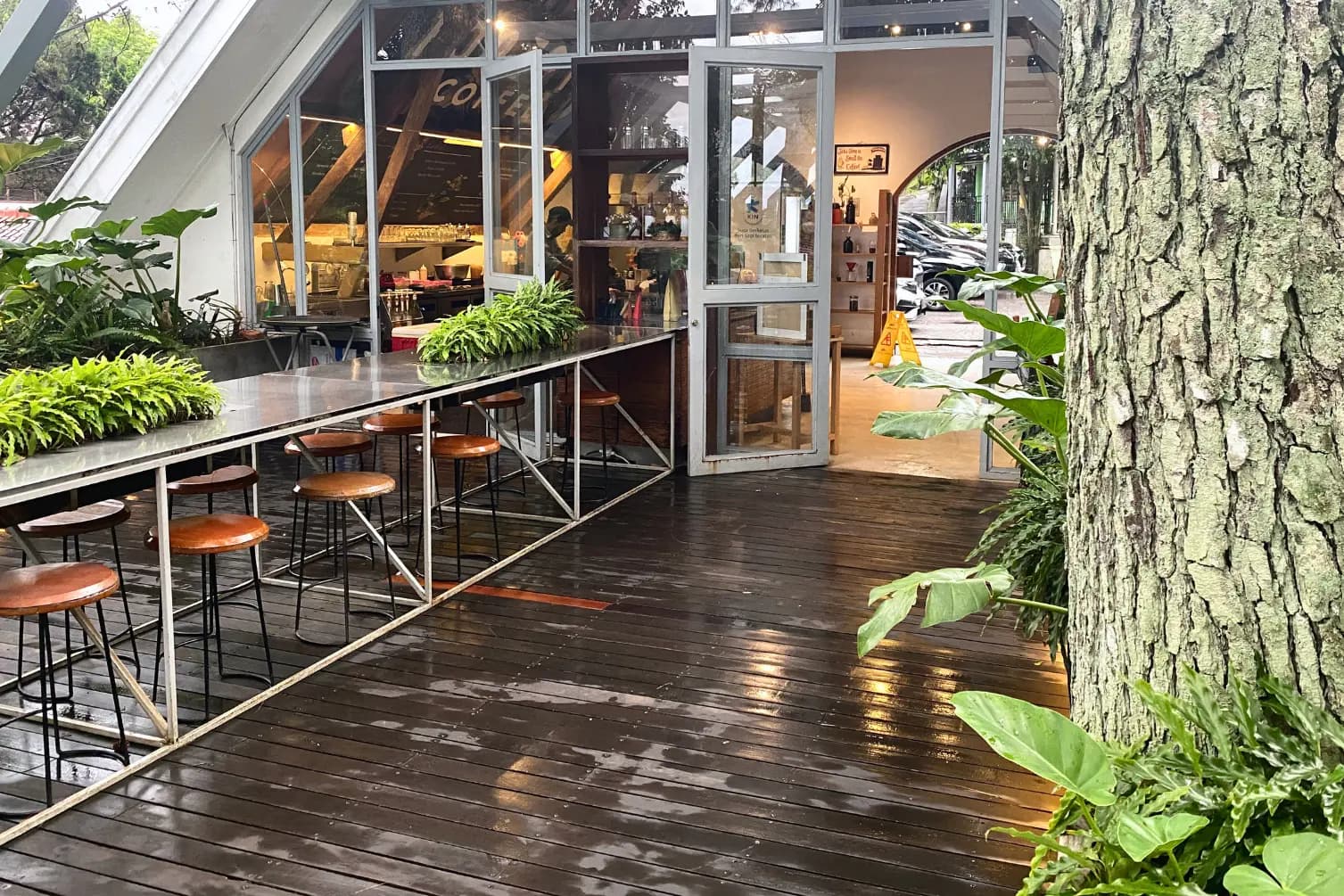 5 Resto dan Cafe Kekinian di Bandung yang Wajib sobat Coba