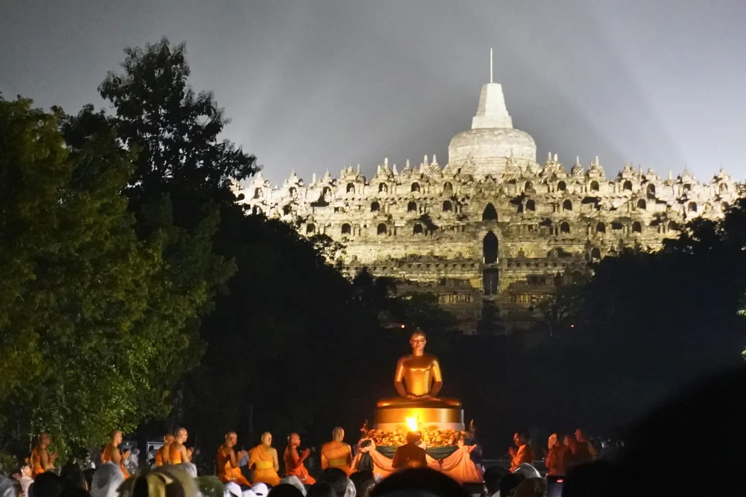 Panduan Agenda Waisak 2025 di Candi Borobudur