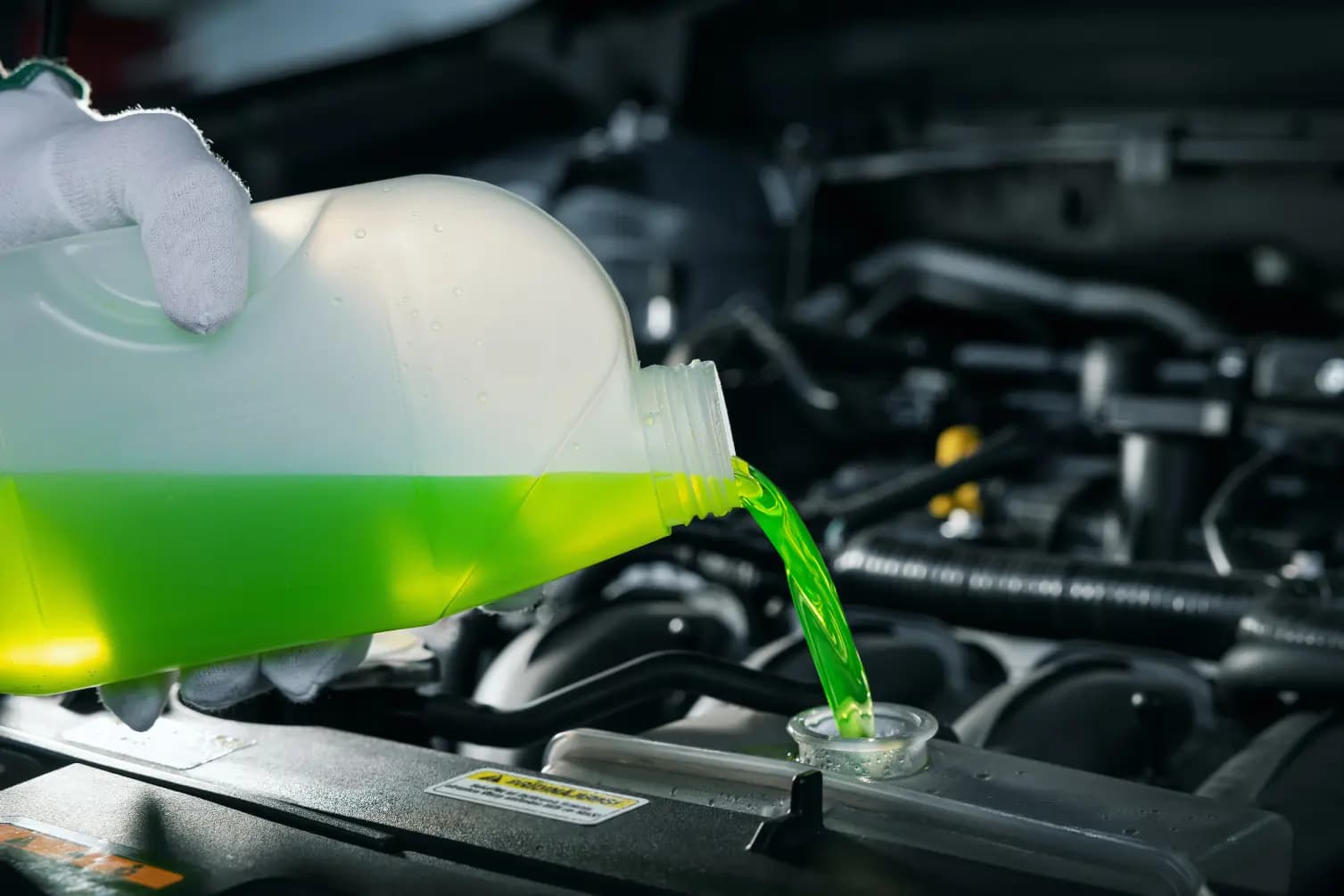 Perbedaan Coolant Radiator Mobil Berdasarkan Warnanya