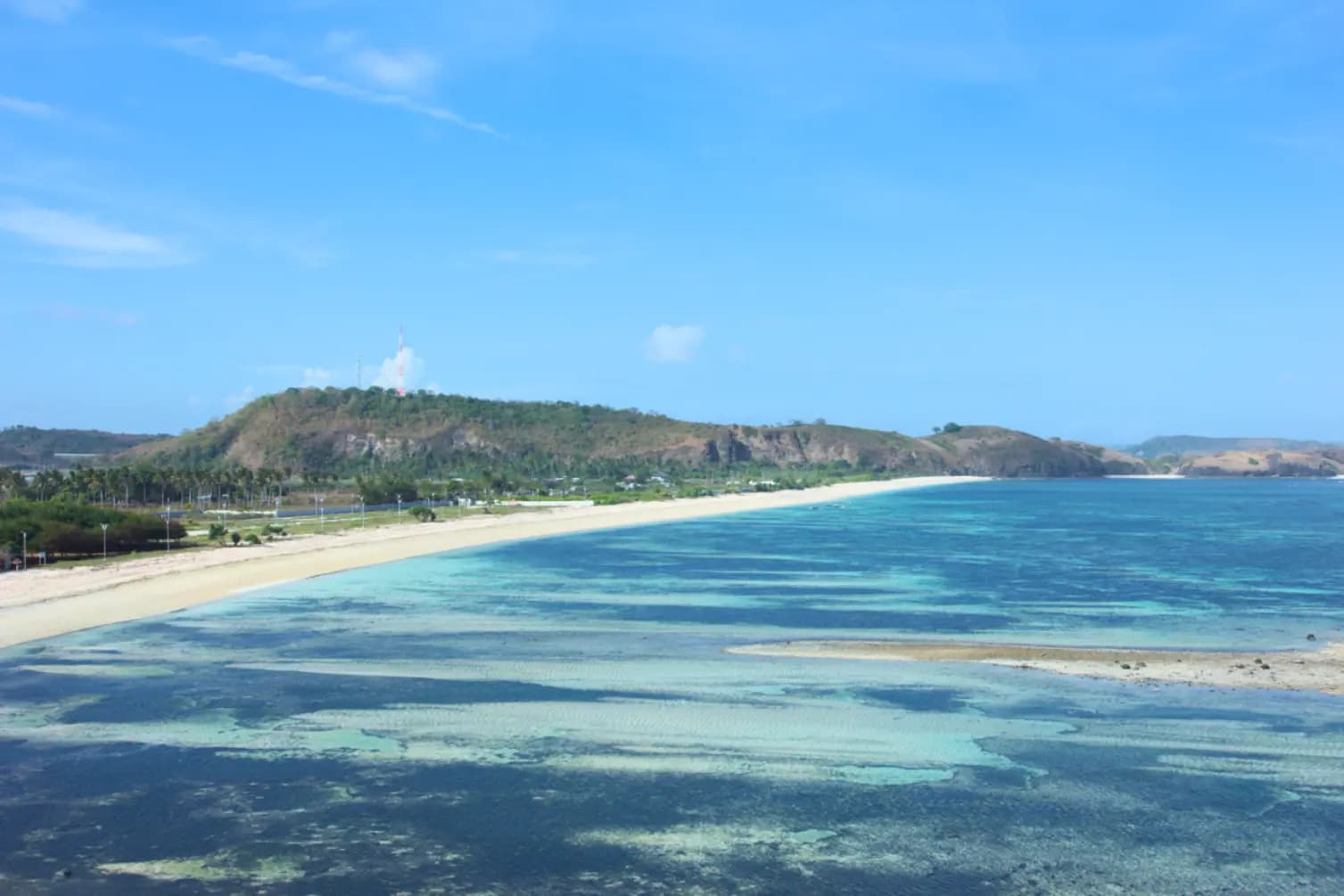Bukit Seger Mandalika, Spot Terbaik Menikmati Sunset