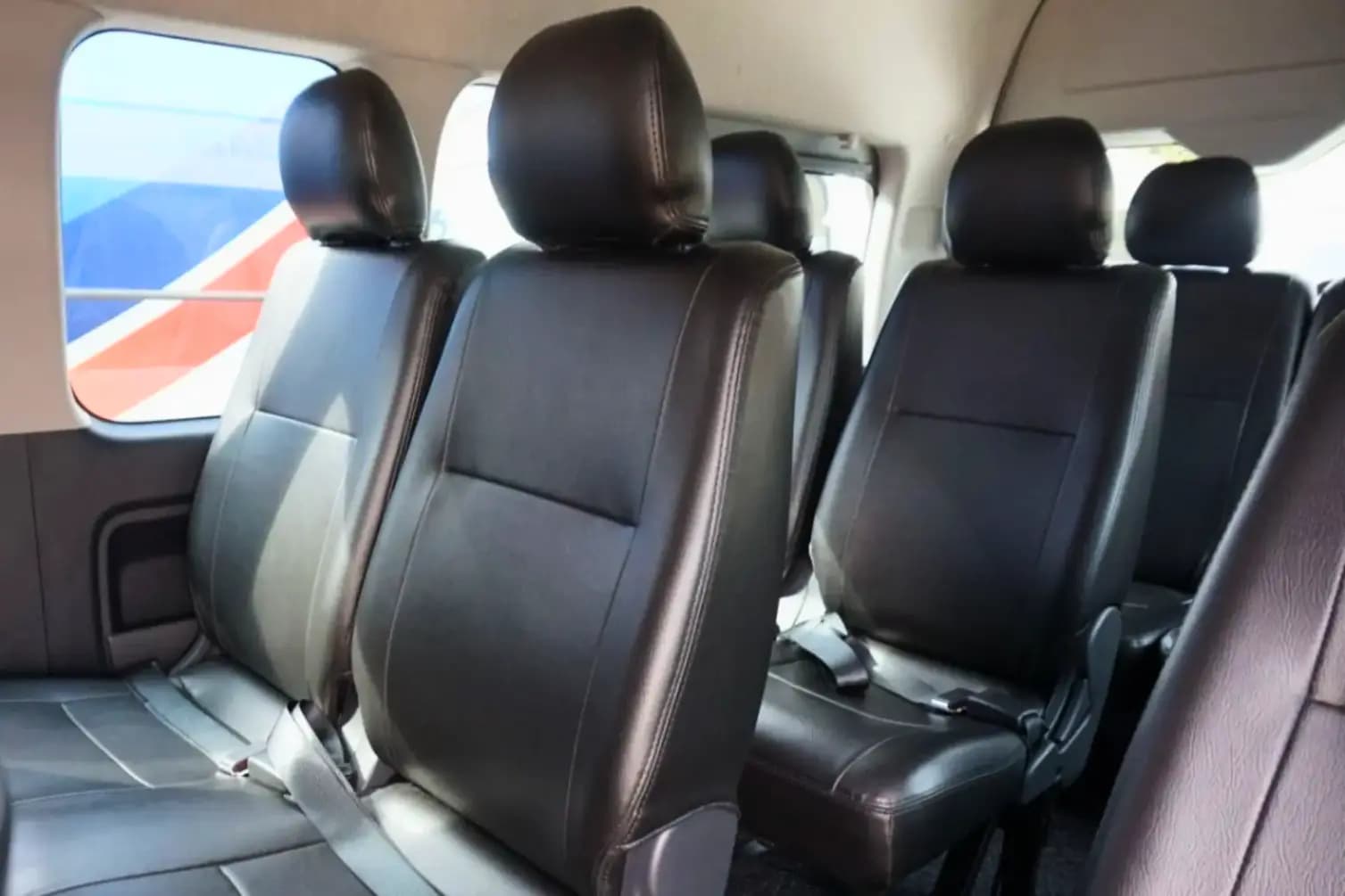 5 Alasan Sewa Hiace Pilihan Tepat buat Liburan Keluarga Akhir Tahun