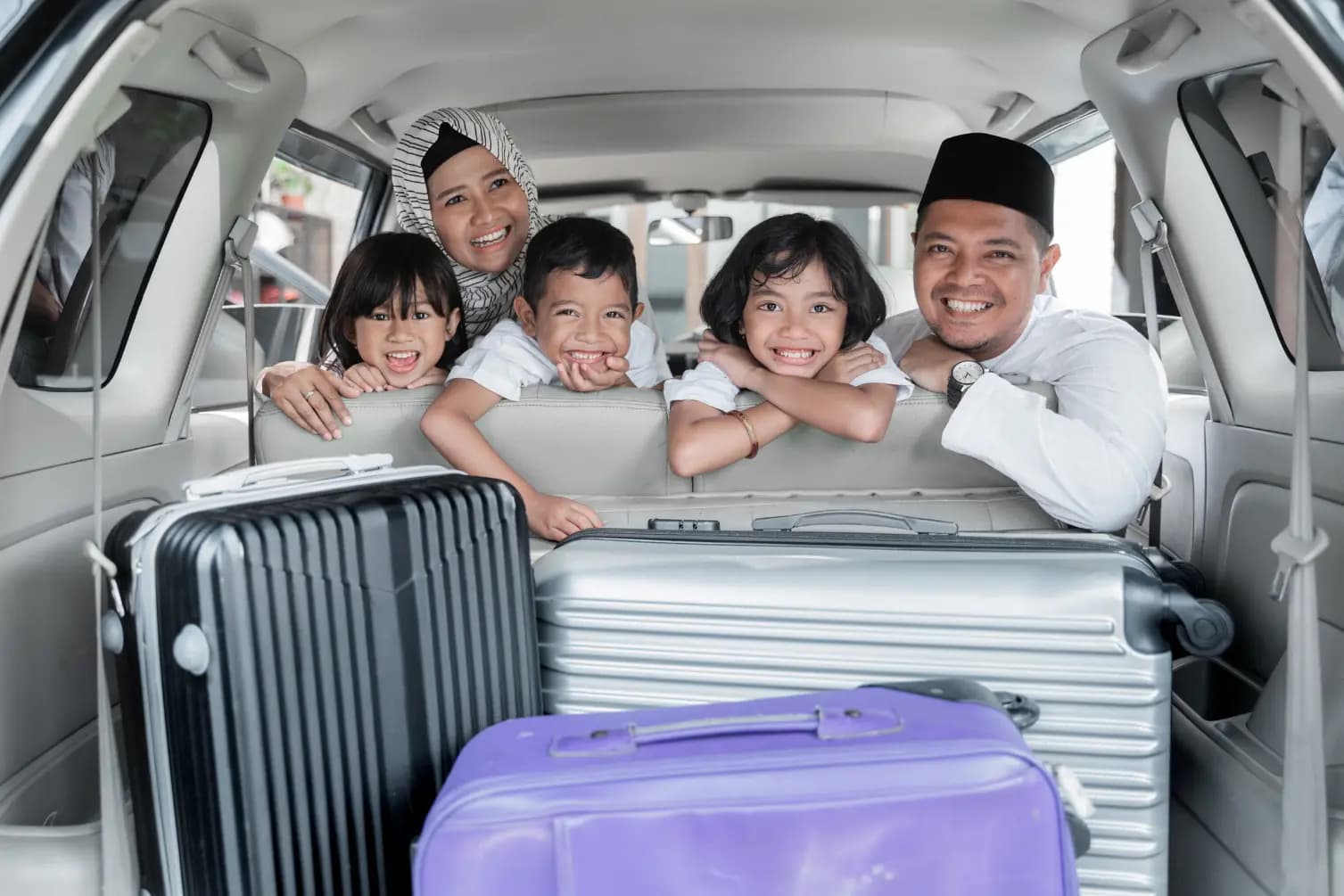 Kehabisan Tiket Mudik Lebaran? Rental Mobil Bisa Jadi Jalan Ninja