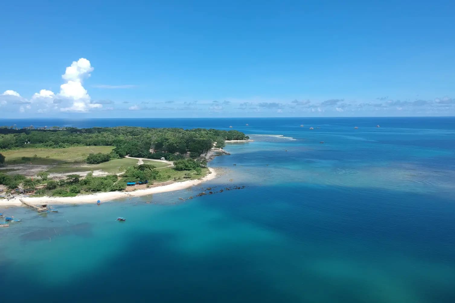 Jelajah Wisata Tanjung Lesung di Banten