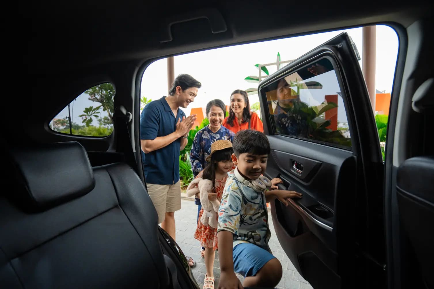 Tips Liburan Keluarga Pakai Mobil Biar Aman dan Nyaman