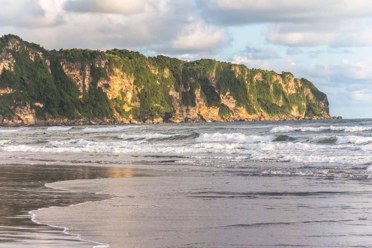 7 Pantai Jogja Terbaik untuk Liburan Keluarga