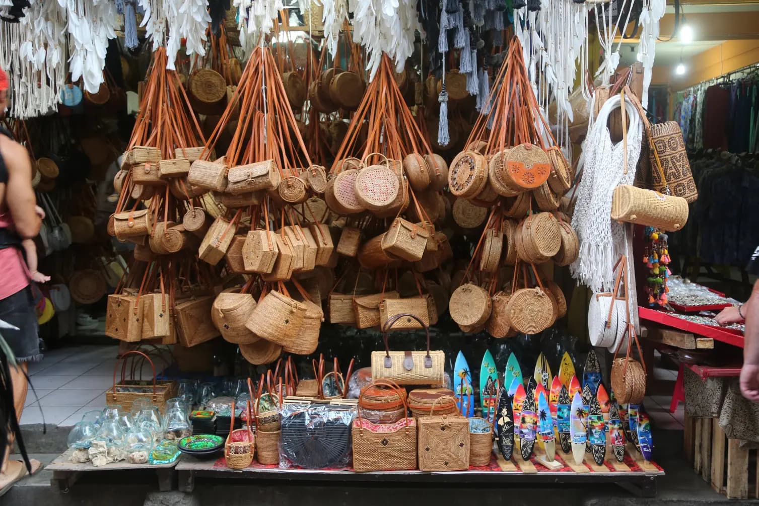 Berburu Oleh-Oleh Bali: Dari Pasar Tradisional hingga Toko Modern