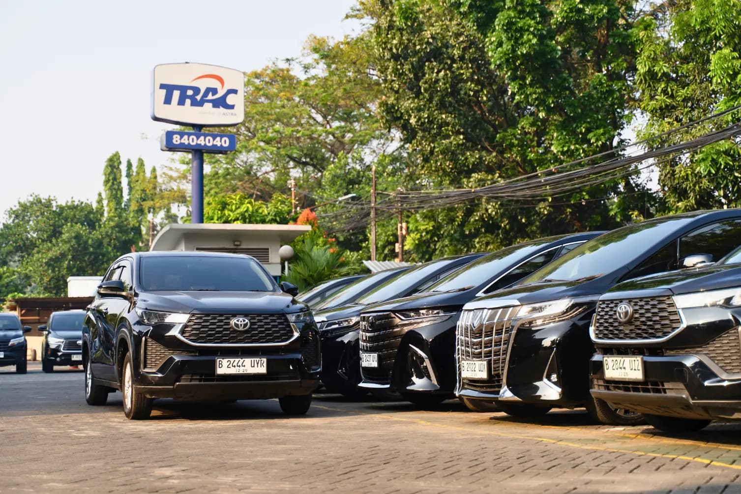 Jangan Panik Mobil Masuk Bengkel, Sewa Mobil Instan dengan Pick Up Now