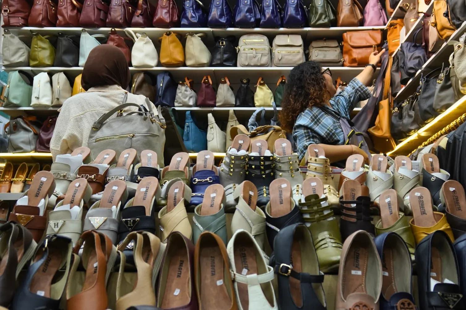 Sentra Kulit Sukaregang Garut: Surga Berburu Tas hingga Sepatu Berkualitas